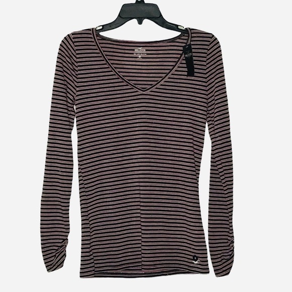 Hollister Must Have Collection Red Striped V-Neck Holiday Long Sleeved T-Shirt - Picture 1 of 3
